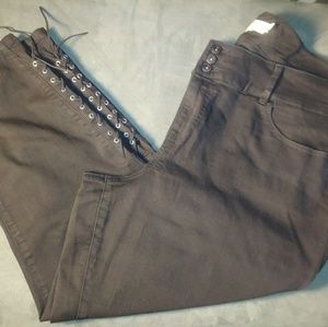 Torrid Lace Up Jegging Jeans 24R NWOT